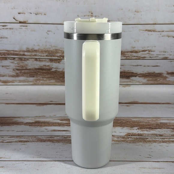 Stanley Adventure Quencher Travel Tumbler 40oz Gray & Cream – Used (No Straw) - Picture 3 of 5